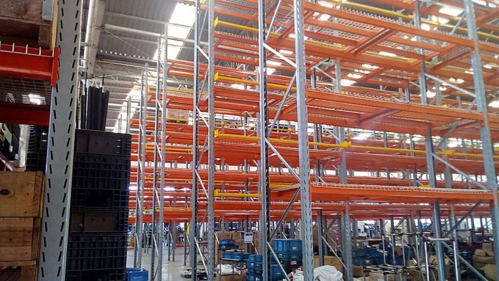 Porta-pallets saiba tudo sobre o sistema de armazenagem de produtos e como ele pode ajudar sua empresa